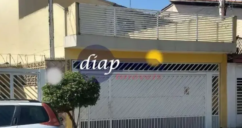 Excelente sobrado no bairro Carandiru com 2 dormitórios, sendo 1 suíte com armários embutidos, sala dois ambientes, cozinha ampla, área de serviço gra