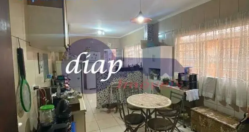 Ótimo sobrado no Jardim Primavera com 4 dormitórios, sendo 1 suíte, sala ampla, copa e cozinha grande, 4 banheiros no total, lavanderia, quintal later