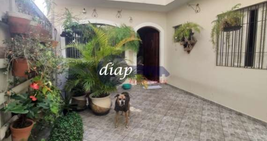 Ótima oportunidade!!! Duas excelentes casas no bairro de Santa Luzia, a casa da frente com 2 dormitórios, sala, cozinha, um banheiro e lavanderia, pod