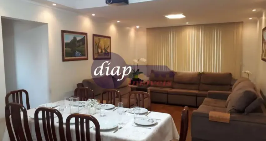 Apartamento no Tatuapé, com 129 M2 de área útil, hall de entrada e sala com dois ambientes, cinema em casa com som estéreo e tela de 80 polegadas, dat