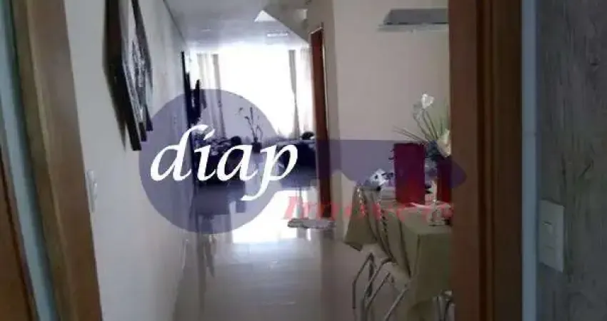 Excelente sobrado no bairro Jardim da Figueira com 3 dormitórios, sendo 3 suítes com armários planejados, ampla sala de estar, sala de jantar, cozinha