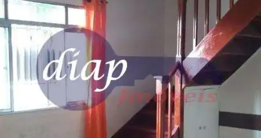 Ótimo sobrado no bairro penha de frança com 2 dormitórios, cozinha, sala de estar, 2 banheiros, área de serviço e um pequeno quintal nos fundos. o imó