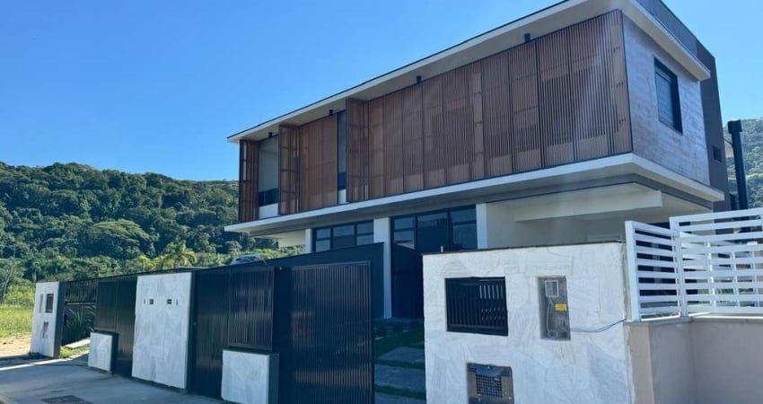 Casa para Venda em Florianópolis, Rio Tavares, 3 dormitórios, 1 suíte, 3 banheiros, 2 vagas