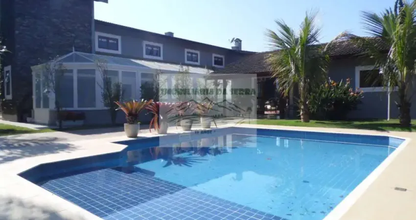 Magnífica Casa de Alto Padrão em Condomínio na Serra da Cantareira - 5 Quartos, 4 Suítes, 5 Salas, 7 Banheiros, 6 Vagas, 800m².