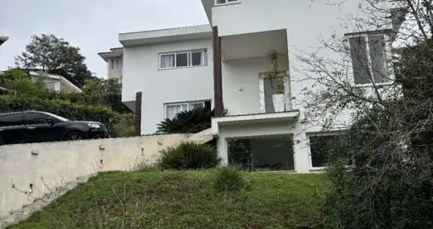 Imperdível! casa de luxo a venda na serra da cantareira: 400m², 5 vagas, condomínio fechado. venha conferir!