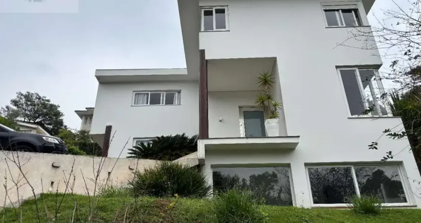 Imperdível! casa de luxo a venda na serra da cantareira: 400m², 5 vagas, condomínio fechado. venha conferir!
