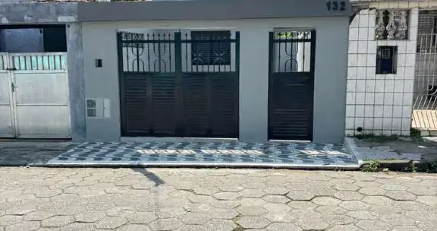 Casa Recém-Reformada no Catipoã com 150m² de Terreno e Quintal Amplo