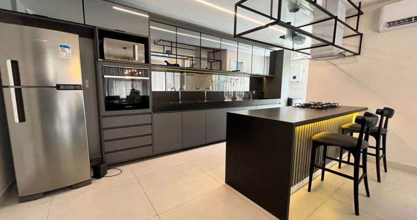 Vendo casa em condomínio fechado, 1° andar, 177 m², 3 ou 4 suítes, lazer completo, R$ 1.750.000,00.