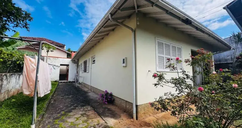 Casa à venda, 2 quartos, 3 vagas, terreno 297,50m², itaguaçu, florianópolis - sc