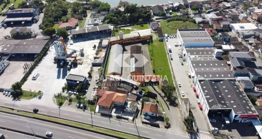 Casa comercial à venda na Serraria, São José 