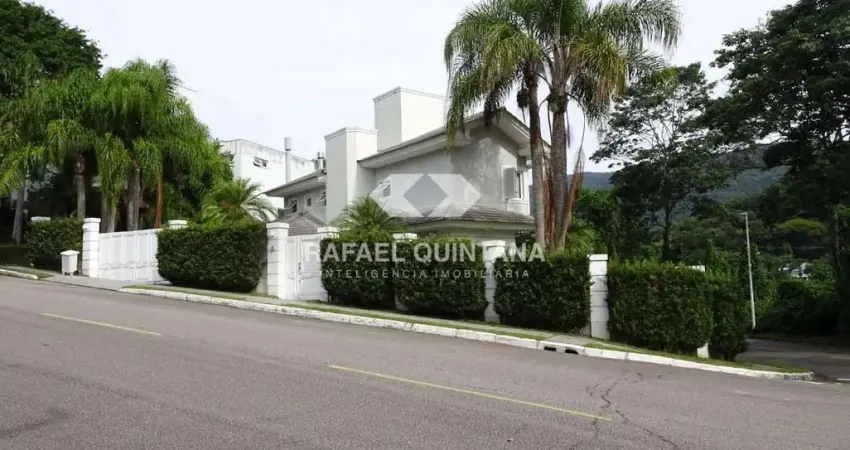 Casa em condomínio alto padrão à venda,  5 quartos sendo 2 suítes, 3 vagas, lagoa da conceição, florianópolis, sc