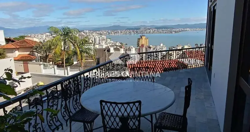 Casa á venda com 4 quartos, sendo 4 suítes, 6 vagas com 350,00m², centro, florianópolis - sc