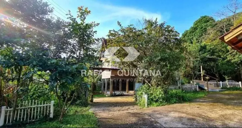 Venda: casa 3 dormitórios sendo 3 suítes, 3 vagas, sambaqui, florianópolis - sc