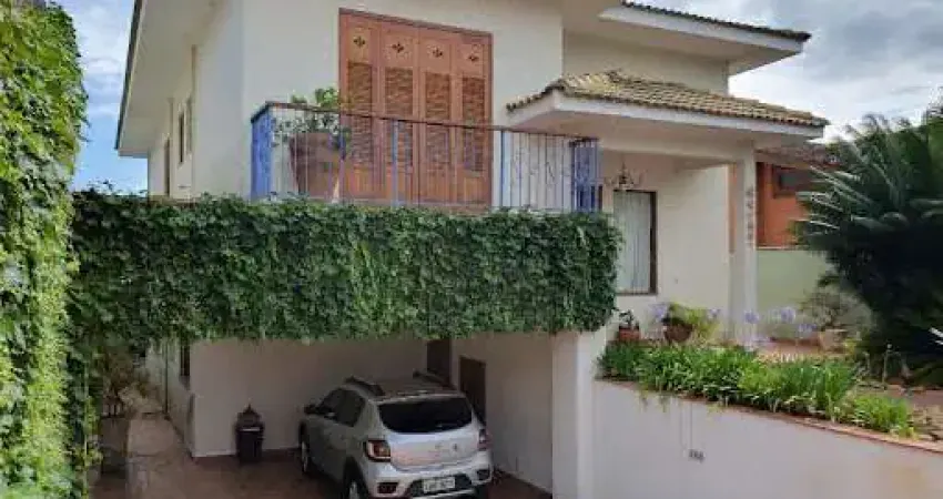 Sobrado em atibaia com 03 Suites.