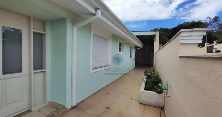 Casa com Varanda Gourmet e Localização Imbatível