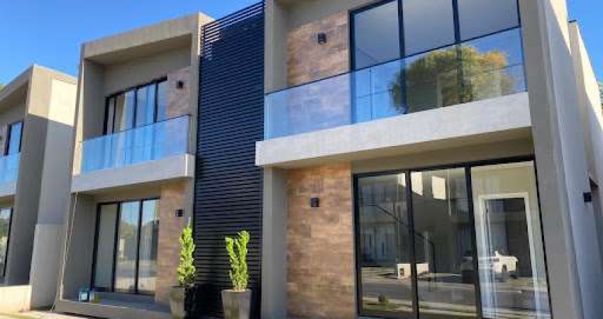 CASA EM CONDOMINIO 02 E 03 SUITES.
