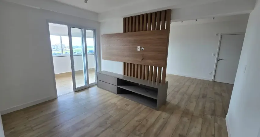 Apartamento andar alto localizado no residencial porto moniz.