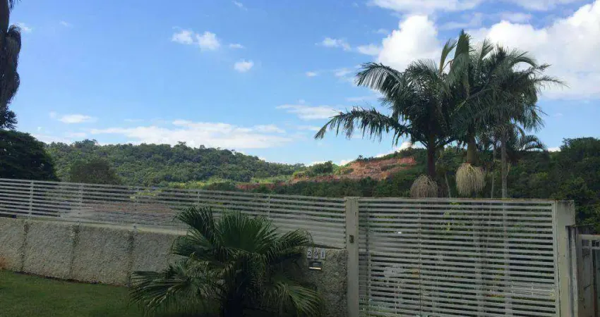 Casa com 3 dormitórios à venda de 400 m² no Condomínio Flamboyant em Atibaia/SP - CA0323