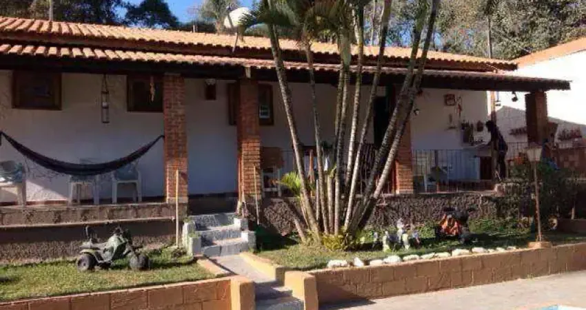 Chácara com 3 dormitórios à venda, no bairro Iara em Atibaia/SP - CH0194