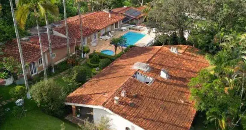Chácara com 4 dormitórios à venda, no Belvedere em Atibaia/SP - CH0198