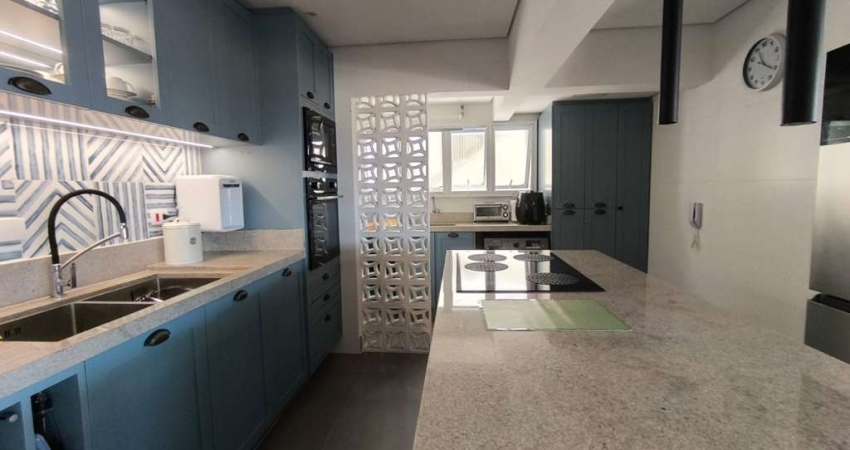 Apartamento no Varandas, cartão postal das Toninhas, reformado, lindo, 3 dormitórios.
