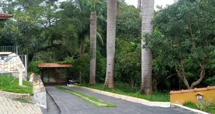 CHACARA 700M² TERRENO 3300 CASA PRINCIPAL + DUAS CASAS DE VISITAS