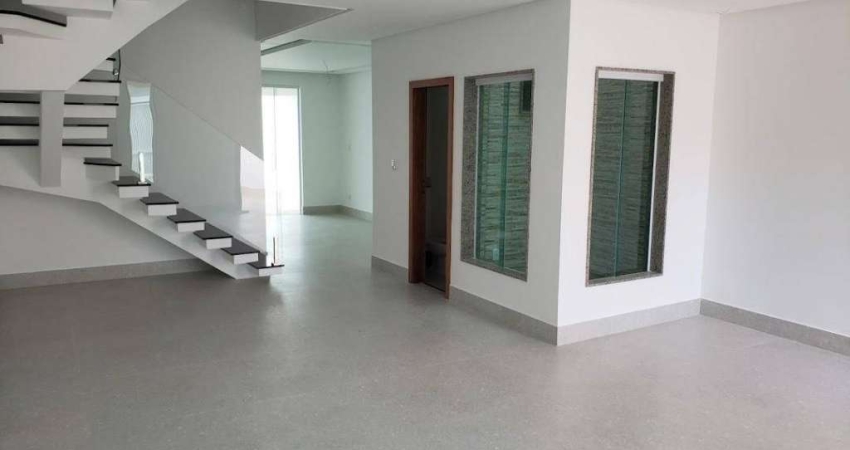 Casa com 3 dormitórios à venda, 300 m² por R$ 750.000,00 - Aeroporto - Juiz de Fora/MG