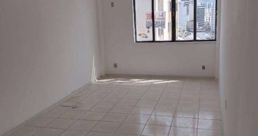 Kitnet com 1 dormitório à venda, 33 m² por R$ 110.000 - São Mateus - Juiz de Fora/MG