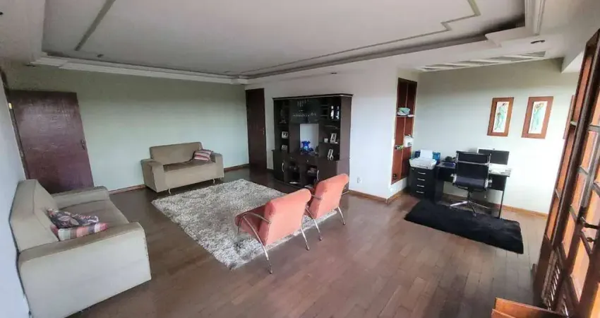 Sobrado com 3 dormitórios à venda, 178 m² por R$ 560.000 - Cruzeiro do Sul - Juiz de Fora/MG