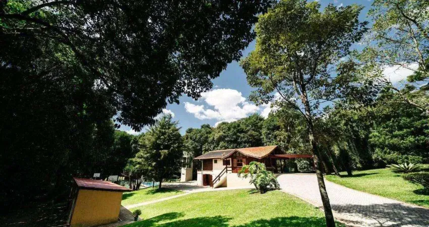 Casa à venda com terreno de 8.000 m² próxima do Parque Barigui