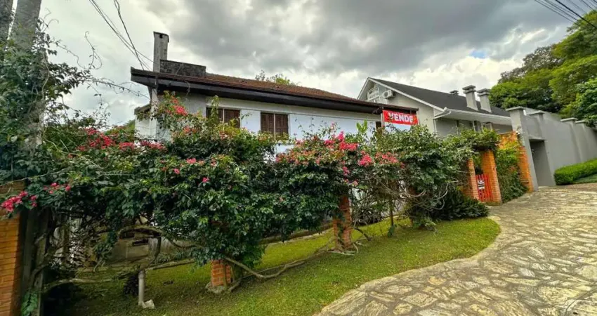 CASA com 4 dormitórios à venda com 230m² por R$ 1.590.000,00 no bairro Seminário - CURITIBA / PR