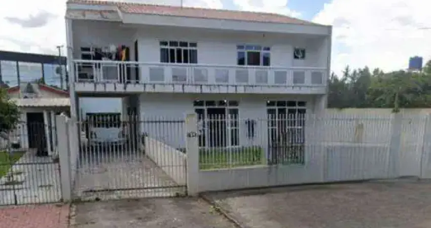 Sobrado para Venda em Curitiba, Boqueirão, 3 dormitórios, 1 suíte, 2 banheiros, 5 vagas