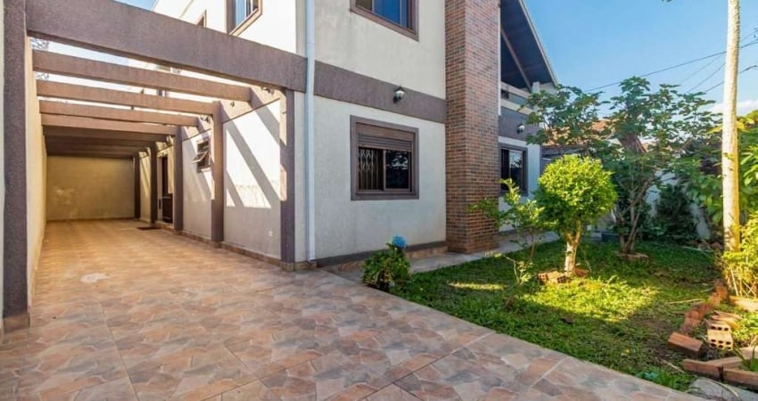 Casa com 5 dormitórios para alugar, 220 m² por R$ 5.819,11/mês - Uberaba - Curitiba/PR