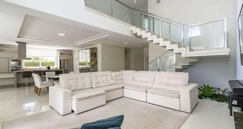 Casa de alto padrão em condomínio fechado – 4 suítes, piscina e lago privativo em piraquara