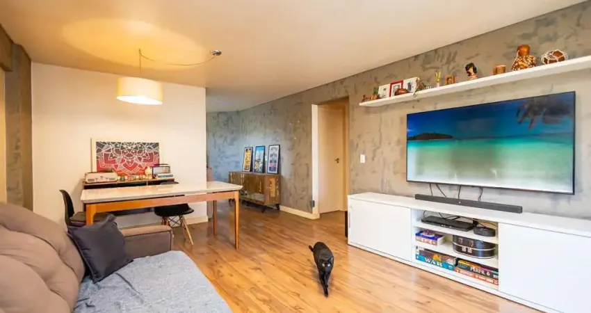 Apartamento com suíte, sacada gourmet e vaga de garagem no água verde!