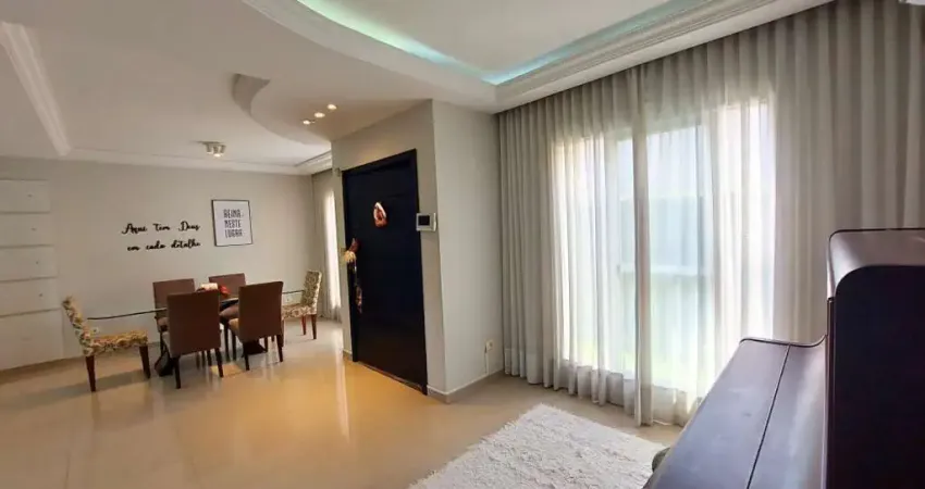 Sobrado com 5 Dormitórios (1 Suíte) à Venda, 214,71 m² - Boqueirão - Curitiba/PR