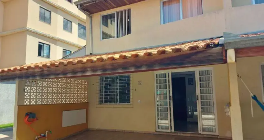 Sobrado com 3 dormitórios à venda, 55,31 m² - Alto Boqueirão - Curitiba/PR