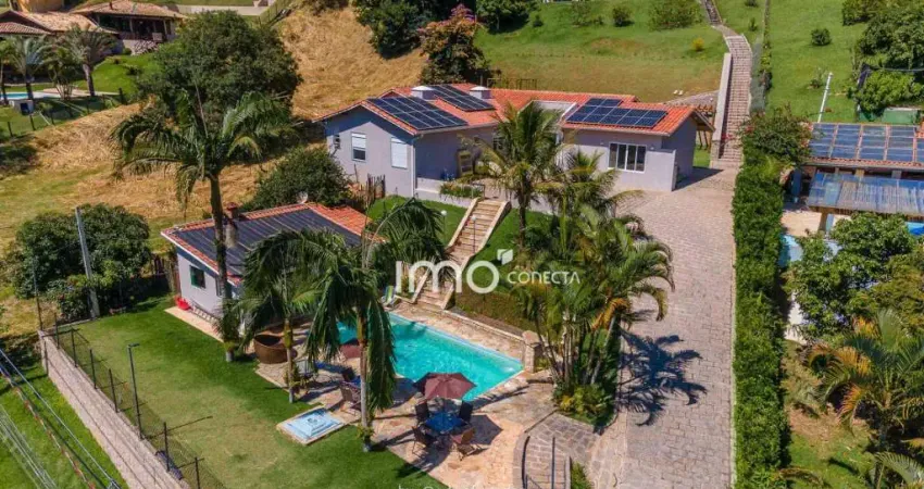 Casa no Cond. Vale de Santa Fé com uma vista espetacular conta com 4 suítes , piscina, área gourmet, ampla área verde, e muita segurança! - Vinhedo/SP