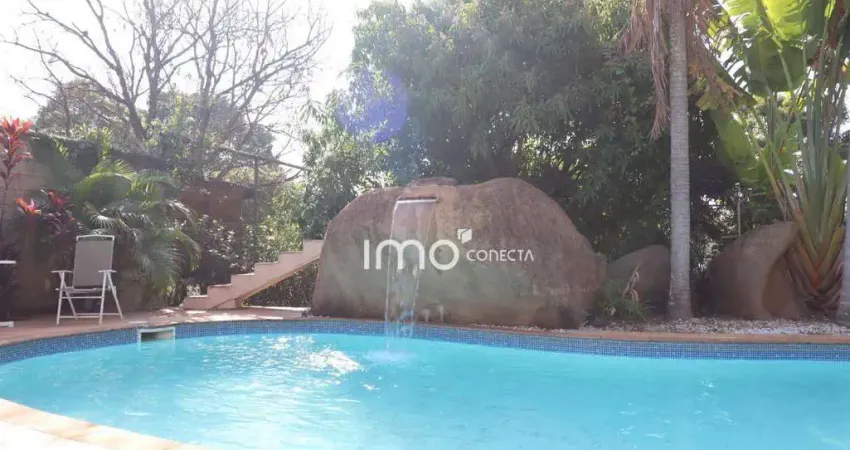 Excelente Casa com muito Verde, Piscina e um paisagismo encantador no Condomínio Horizonte Azul I - Itupeva/SP