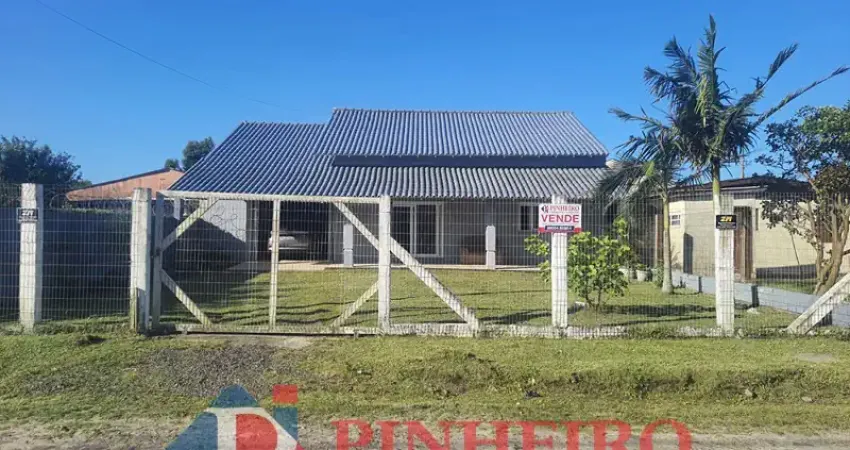 Casa com 2 quartos à venda no Centro, Tramandaí