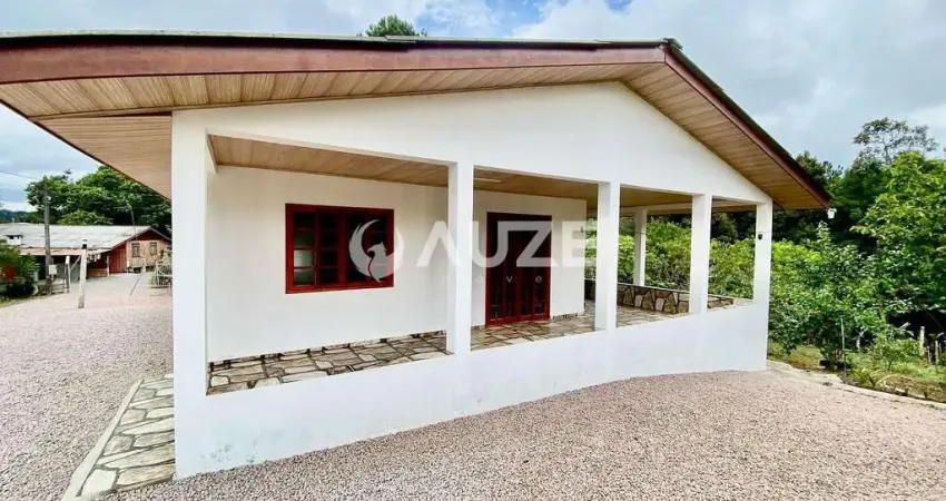Chácara à Venda à 300 metros da BR-116, Km 145 com 20.081 m² de Área Total -  Estrutura Completa em