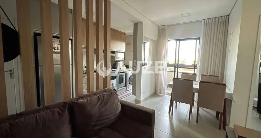 Apartamento mobiliado, com elevador, em localização estratégica no Boqueirão!