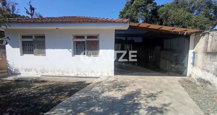 Oportunidade Única! Imóvel com 3 Moradias e Amplo Terreno no São Dimas, Colombo!