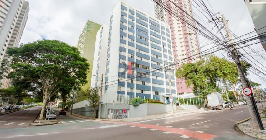 Apartamento reformado no Bigorrilho, 1 vaga de garagem. Excelente localização!