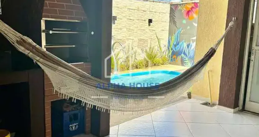 Casa à venda, Campo Belo, com três dormitórios sendo uma suíte, com área gourmet e piscina.