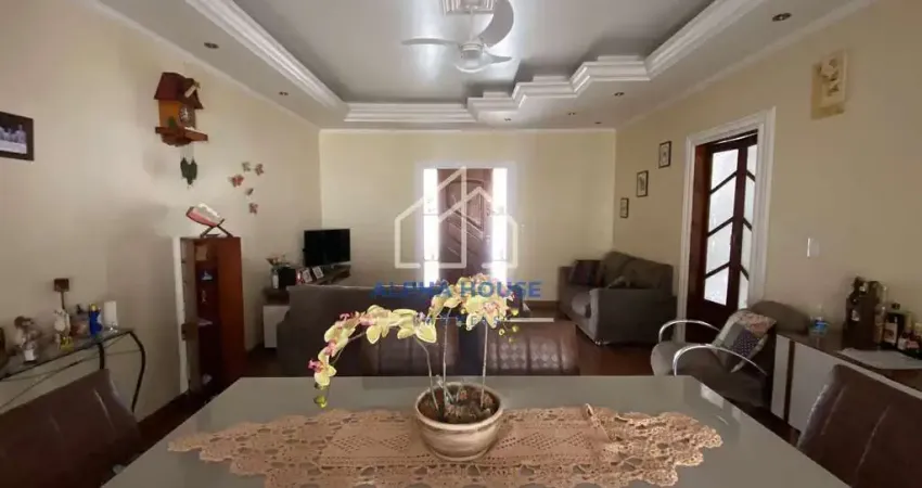 Ampla casa com edícula completa à venda no Conjunto Habitacional Terra dos Ipês II (Fase II), em Pi