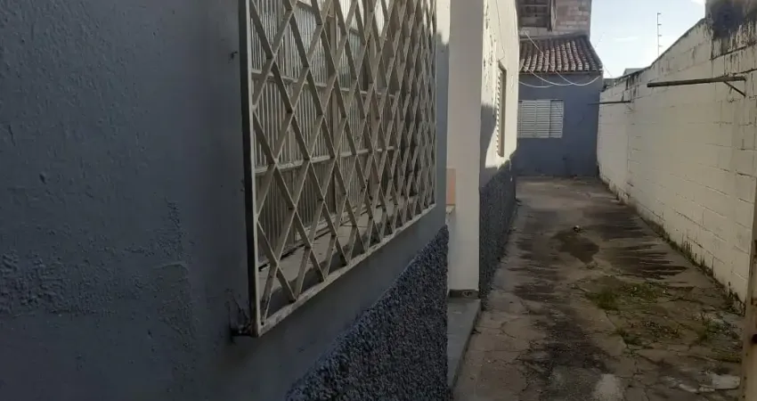 Trata-se de um imóvel de 280m2 que precisa de reforma . Vale apena investir