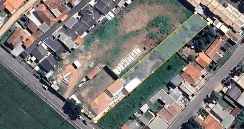 Grande Oportunidade para Construtores! Terreno de 1.792m² com Construções no Bairro Estação – Arauc