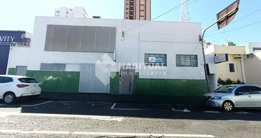 Casa comercial com 4 salas para alugar no Centro, Uberlândia 