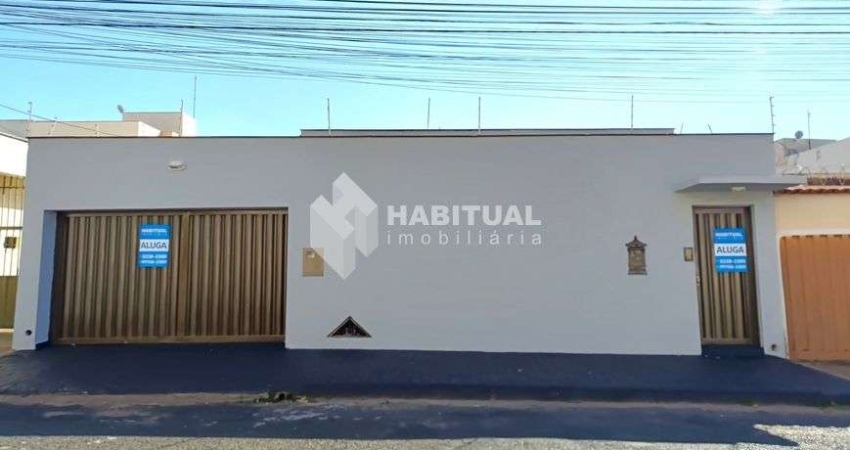 Casa comercial com 4 salas para alugar no Santa Mônica, Uberlândia 